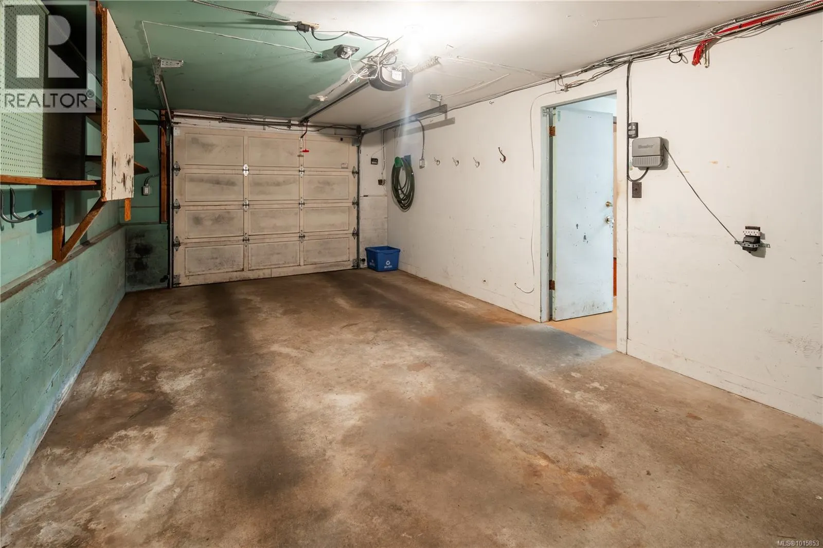1835 Dunnett Cres