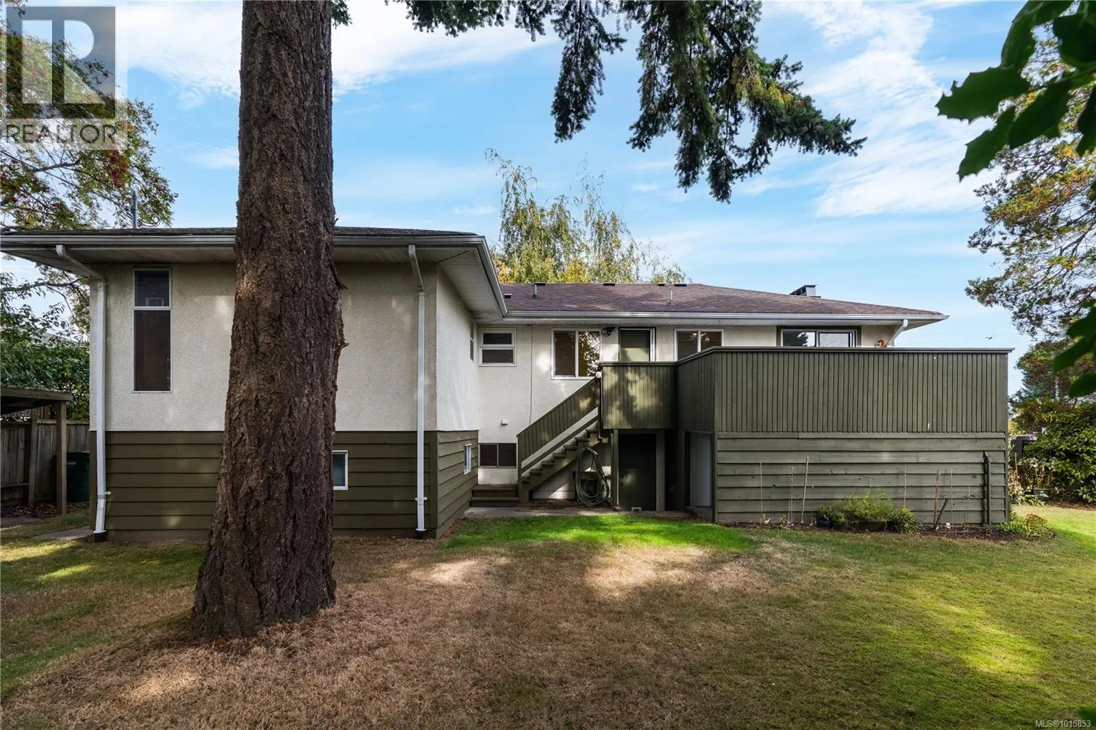 1835 Dunnett Cres