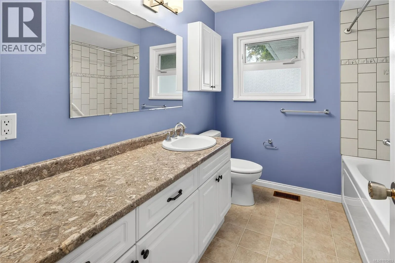 1835 Dunnett Cres