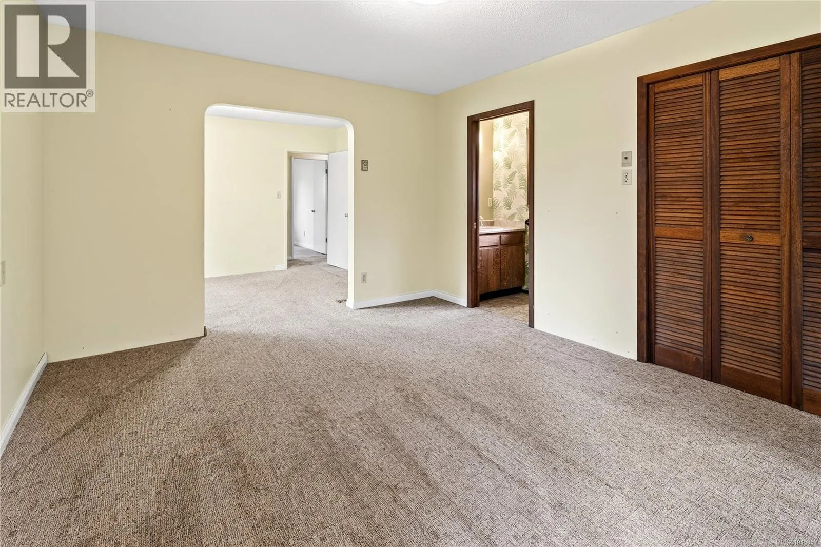 1835 Dunnett Cres