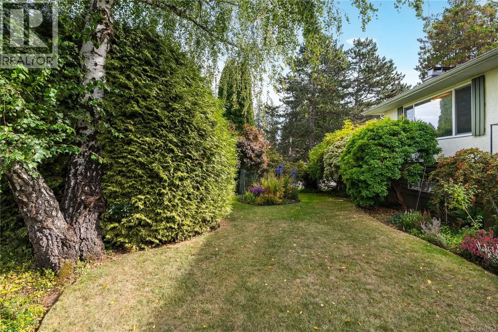 1835 Dunnett Cres