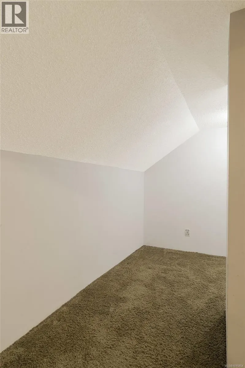 6007 Sooke Rd