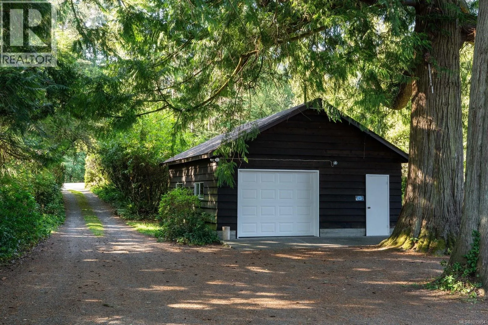 6007 Sooke Rd