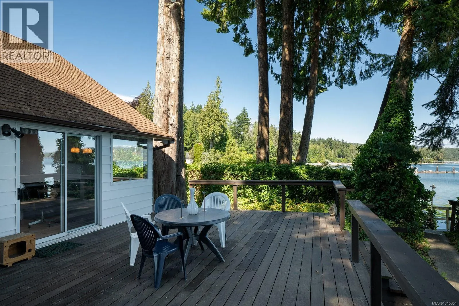 6007 Sooke Rd