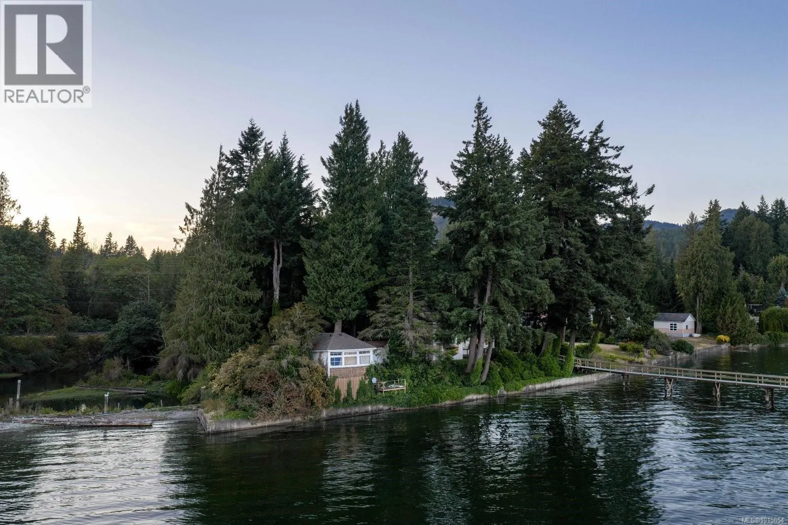 6007 Sooke Rd