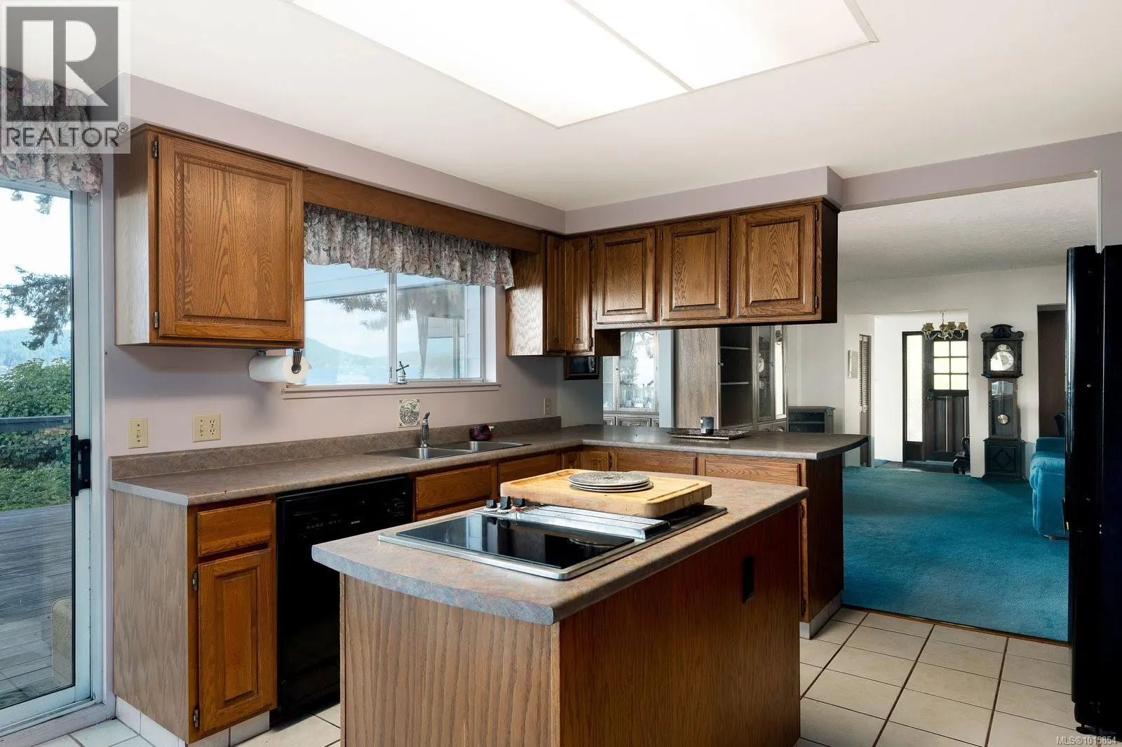 6007 Sooke Rd