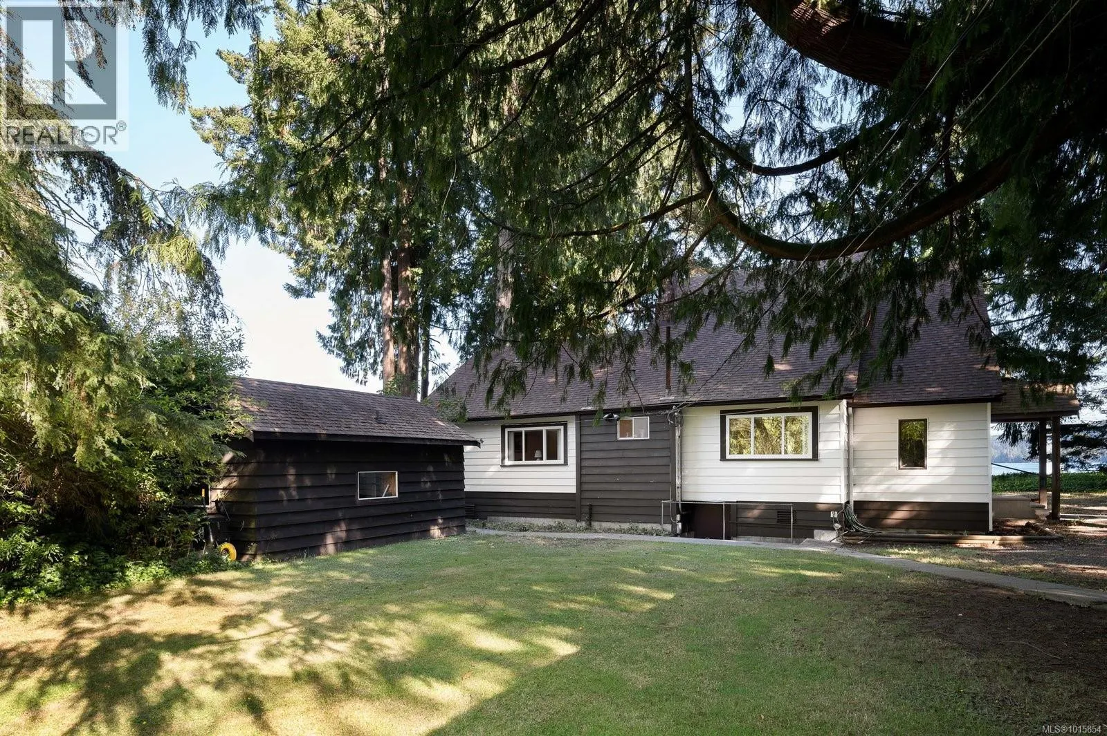 6007 Sooke Rd