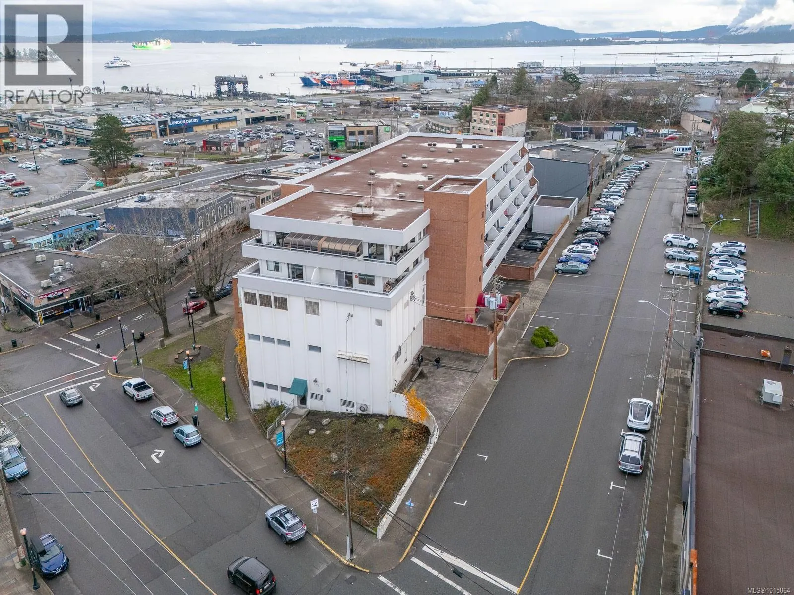 13 Victoria Cres