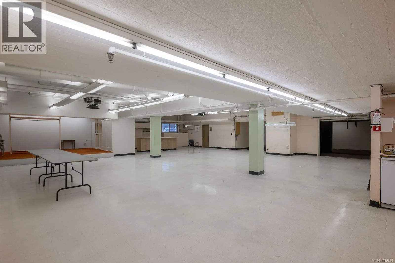 13 Victoria Cres
