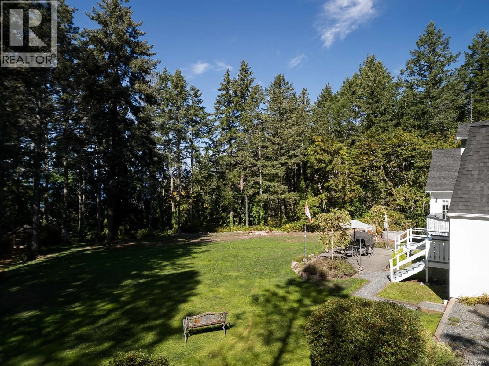 560 Salmon Rd