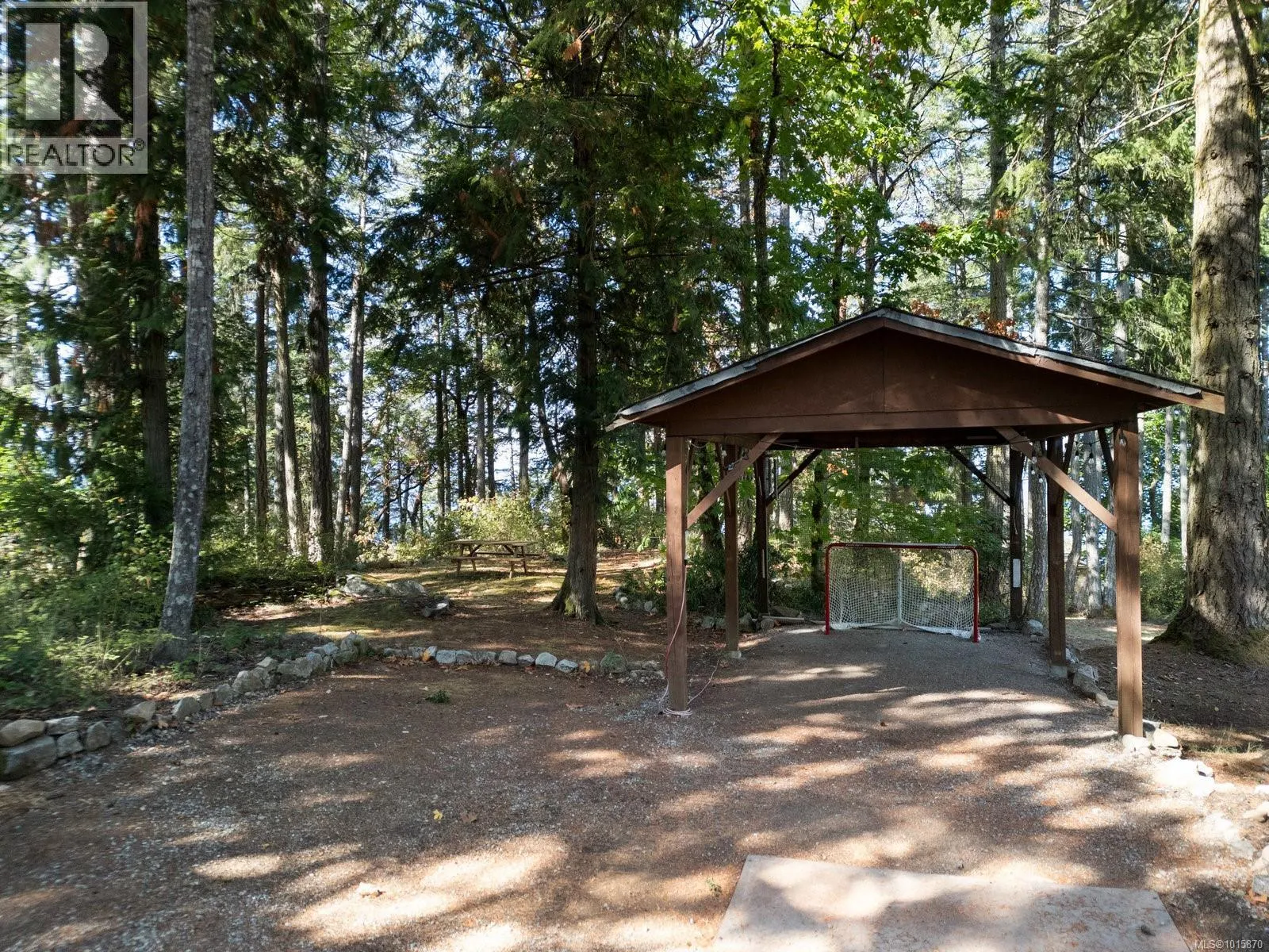 560 Salmon Rd