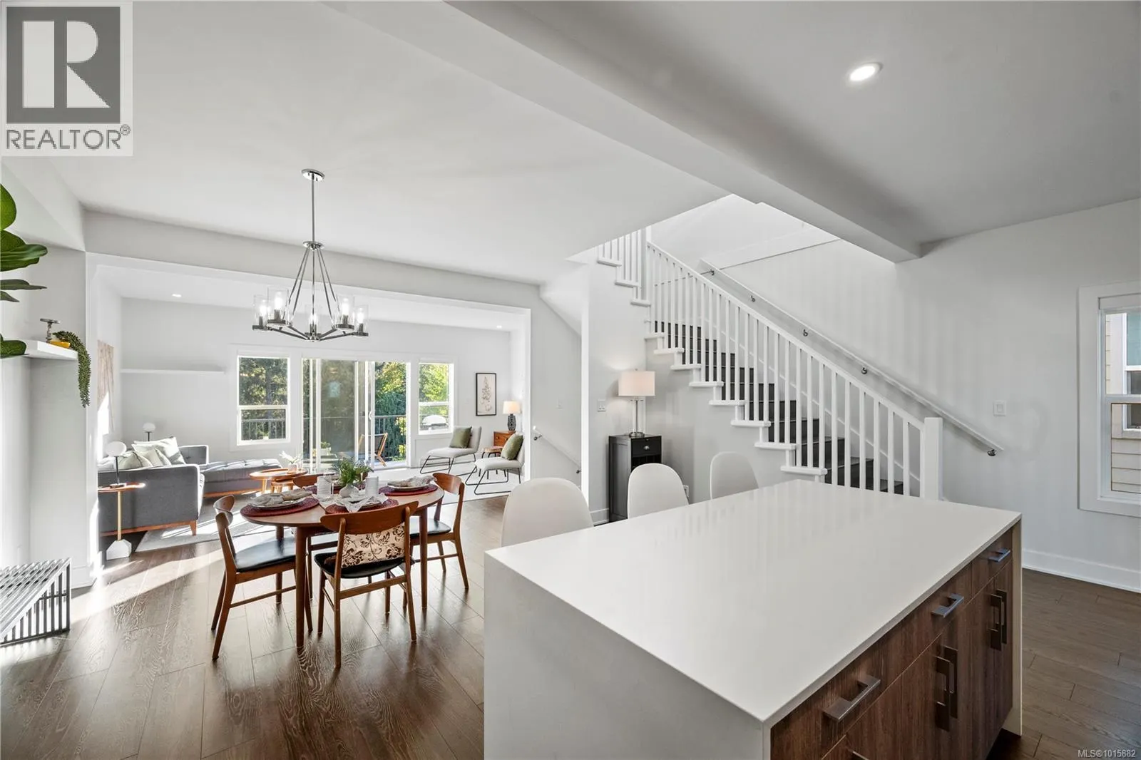 1252 Solstice Cres