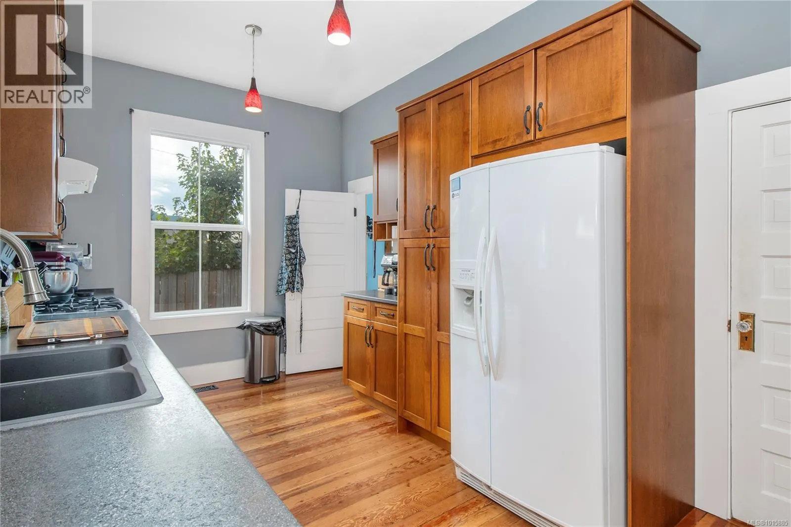 2792 Dunsmuir Ave