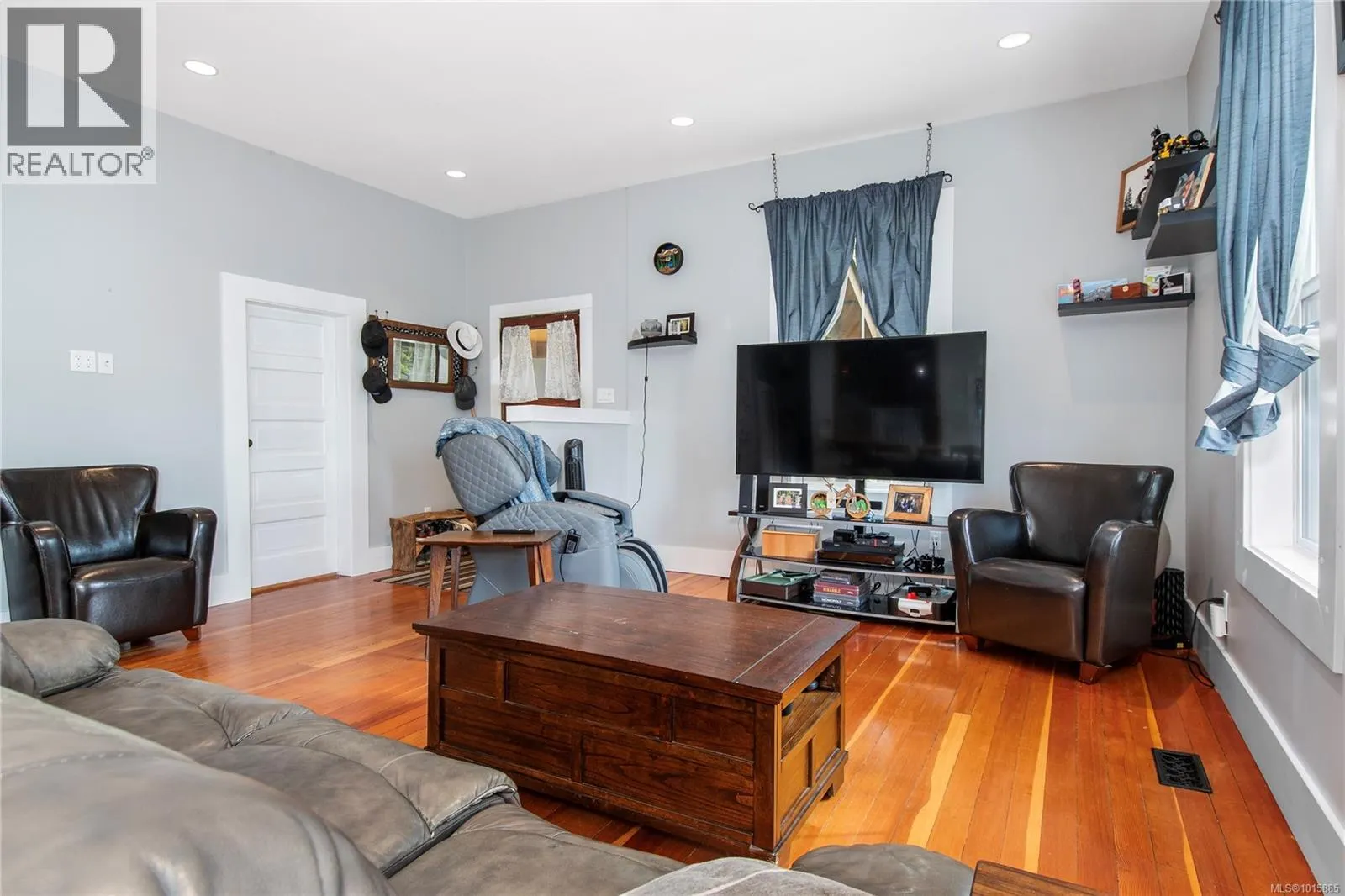 2792 Dunsmuir Ave