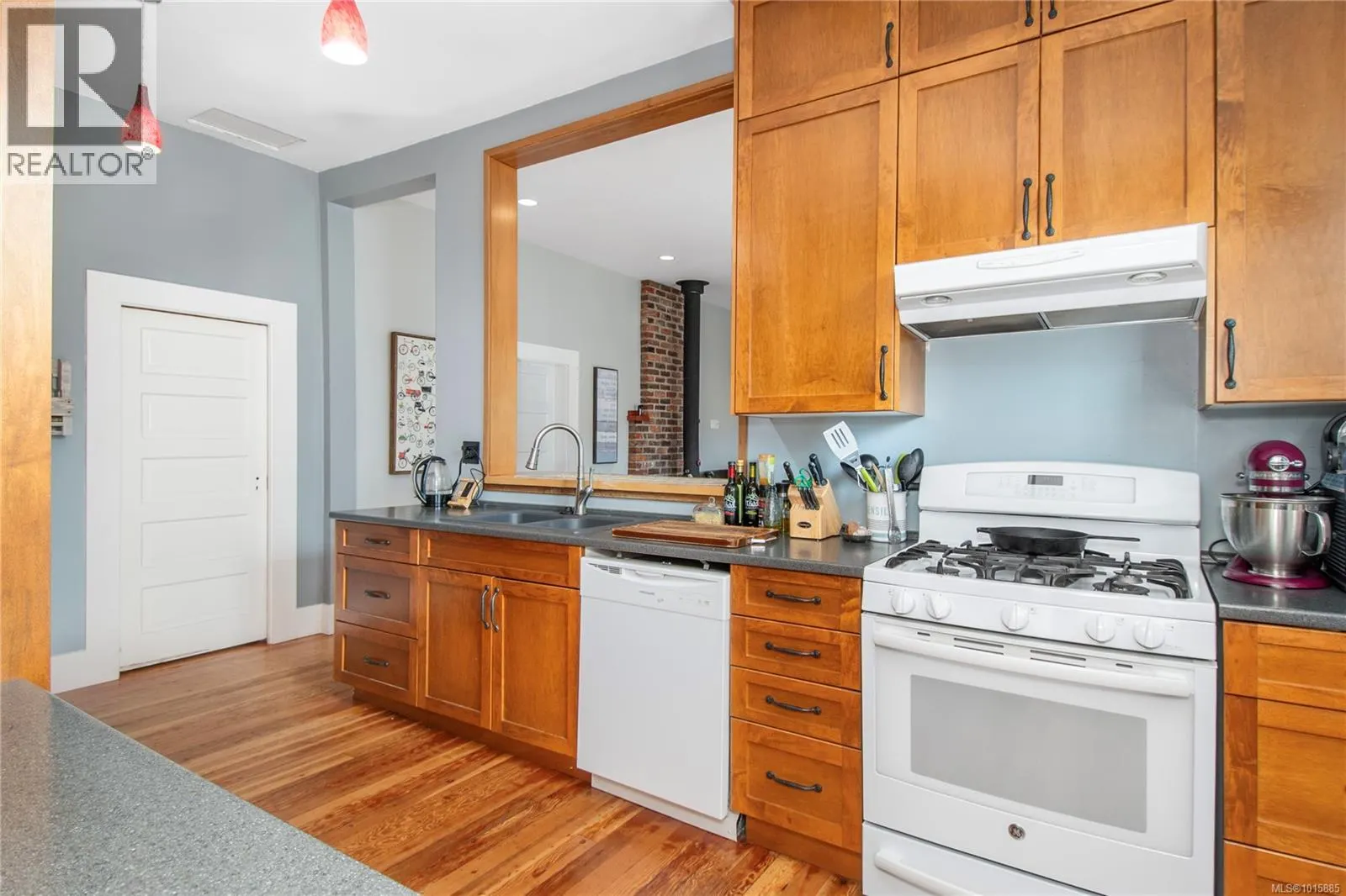 2792 Dunsmuir Ave