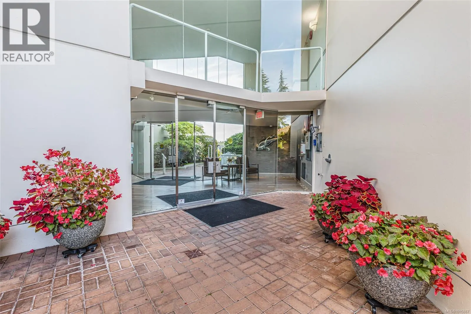 207 150 Promenade Dr