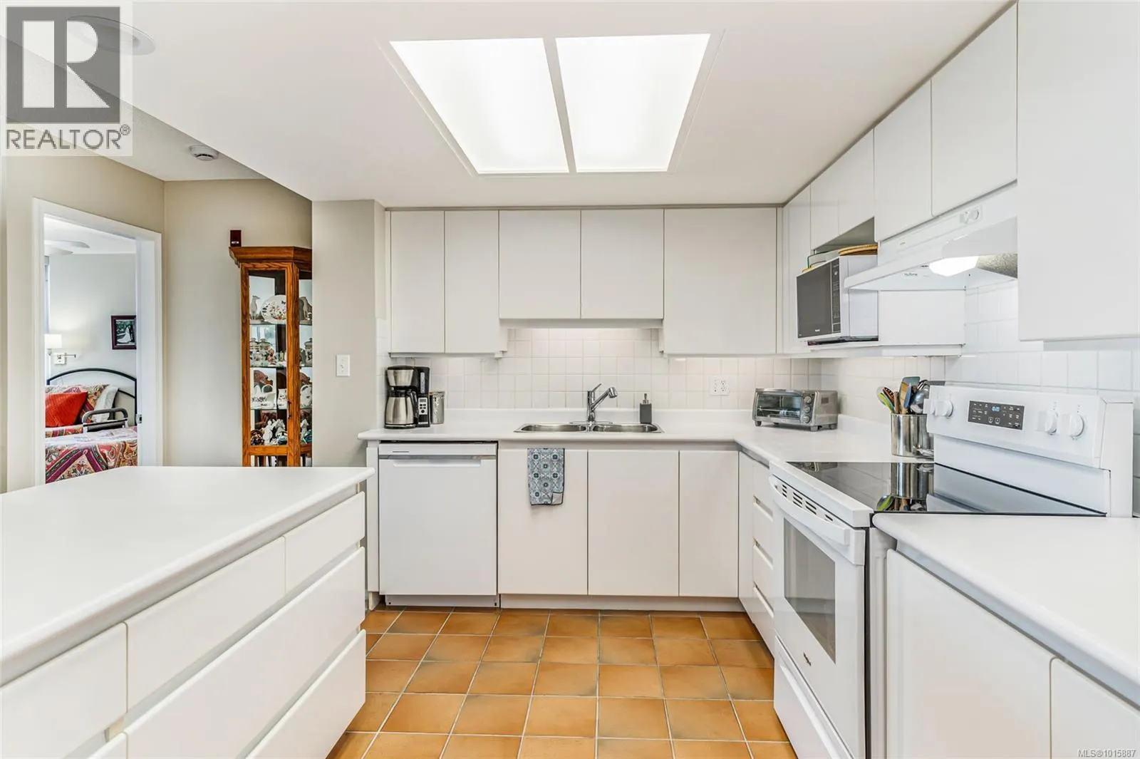 207 150 Promenade Dr