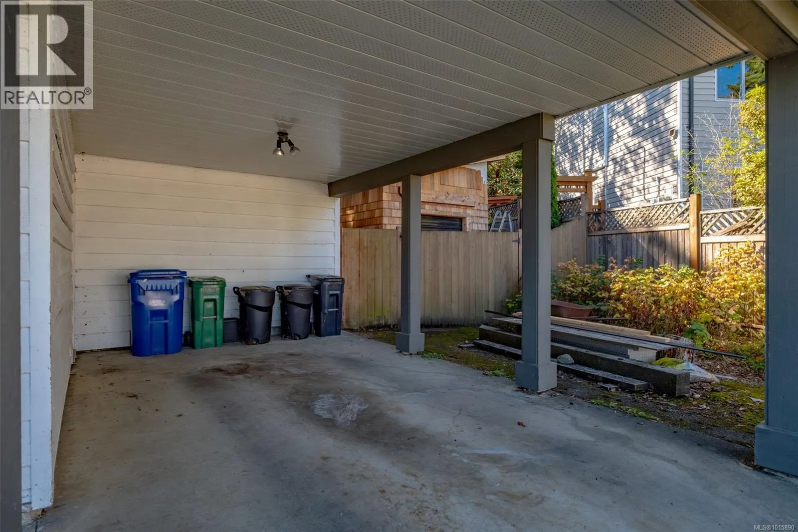 913 Spring Pl