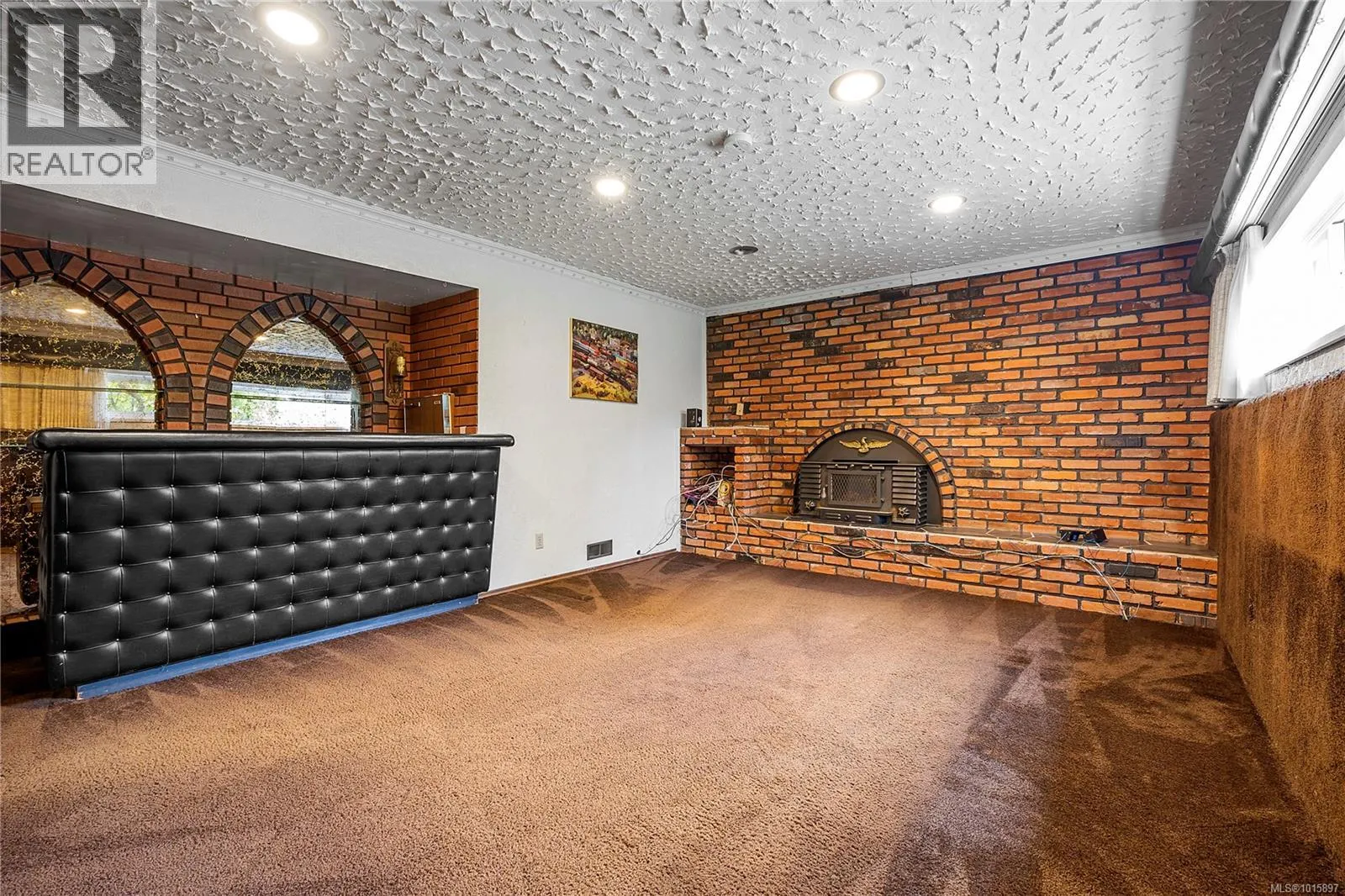 705 Heaslip Pl