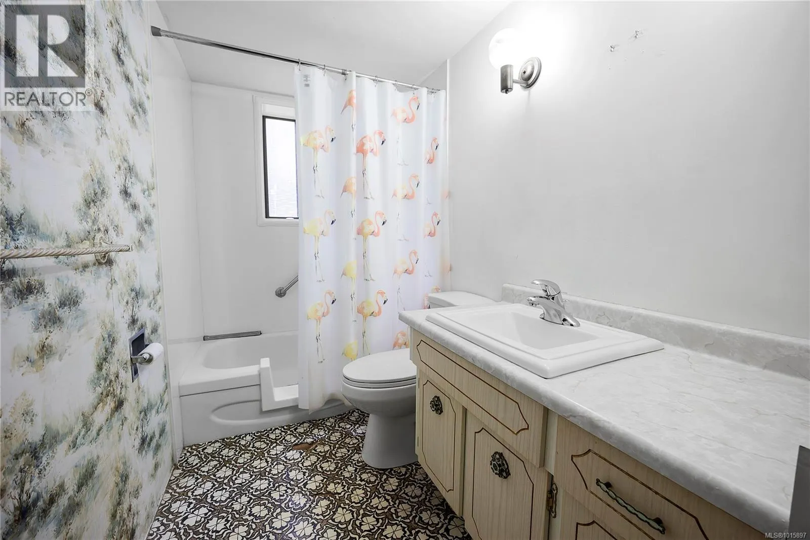 705 Heaslip Pl