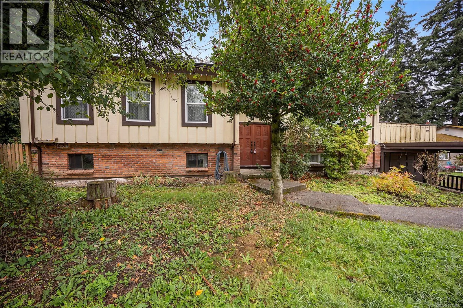 705 Heaslip Pl
