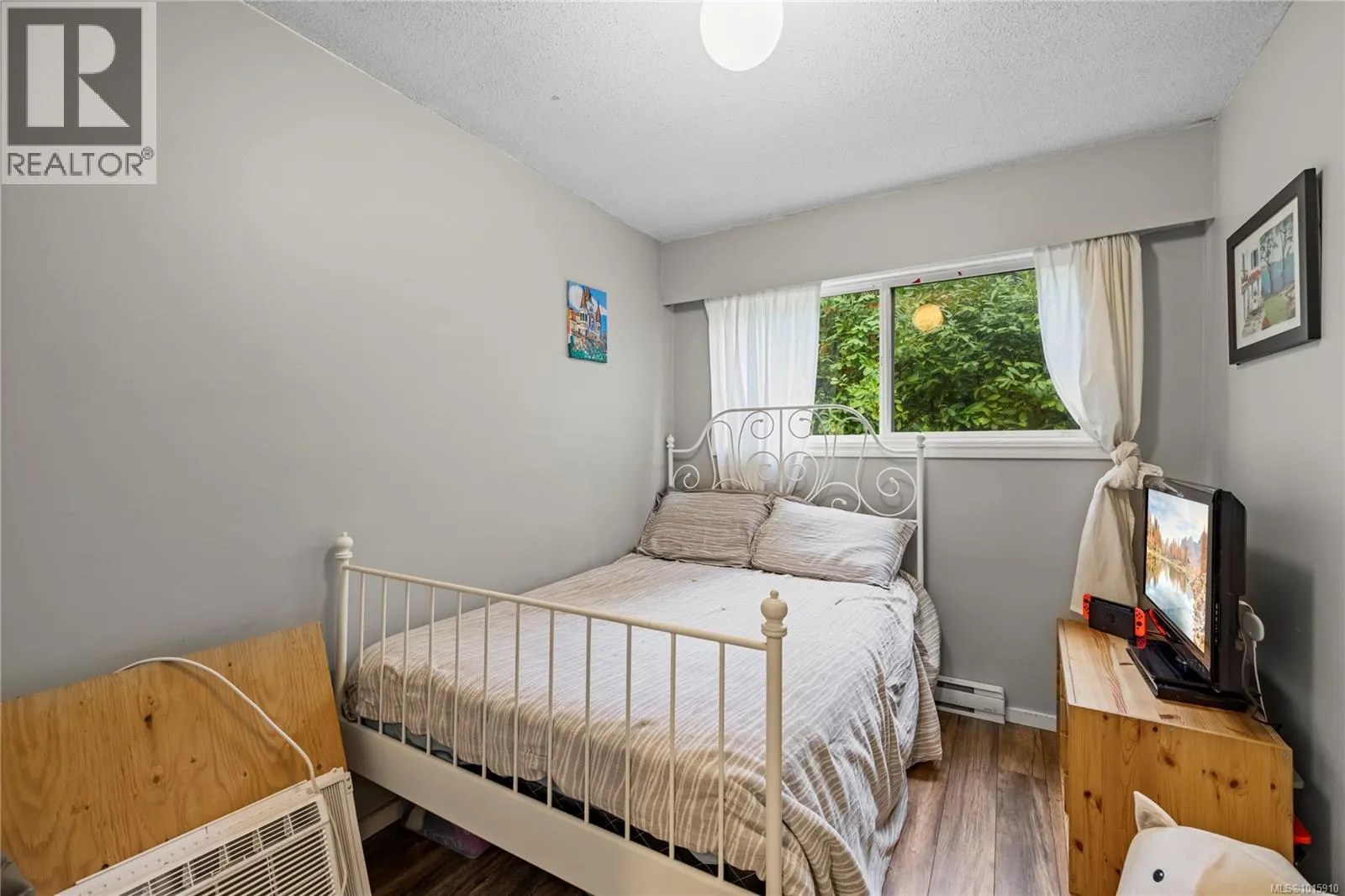 3711 Long Lake Terr