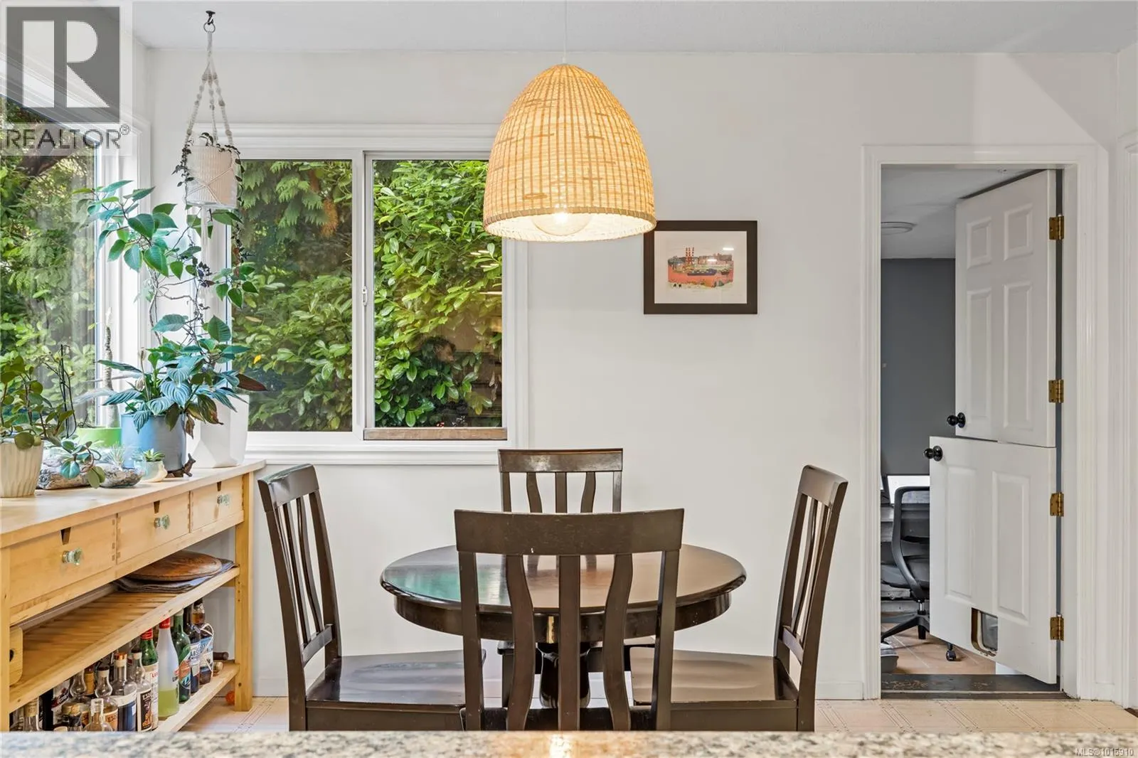 3711 Long Lake Terr