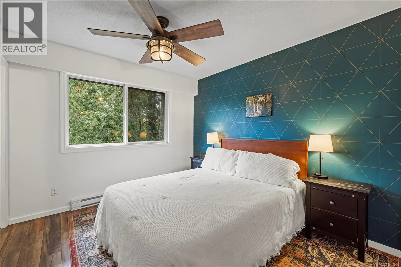 3711 Long Lake Terr