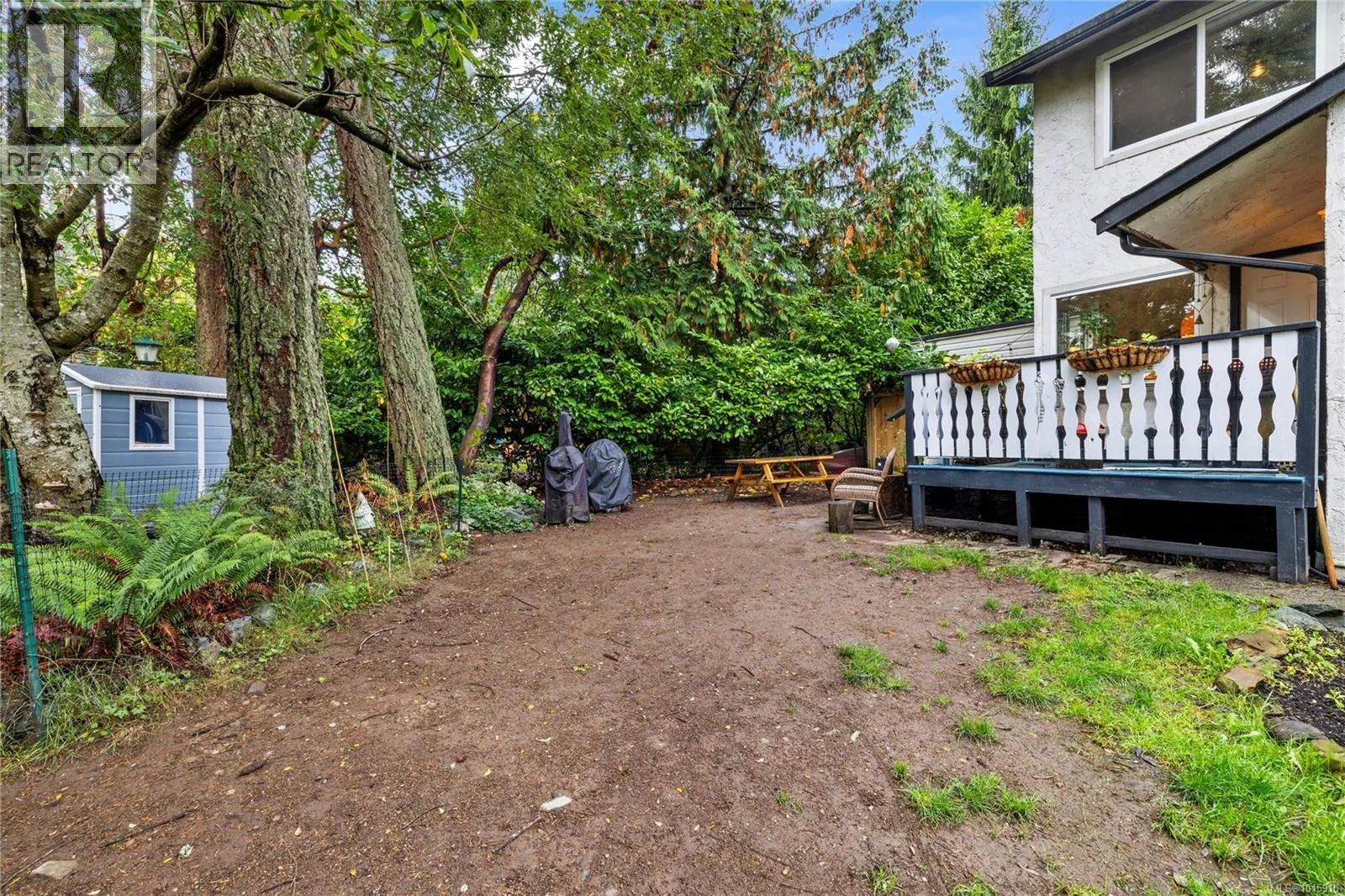 3711 Long Lake Terr