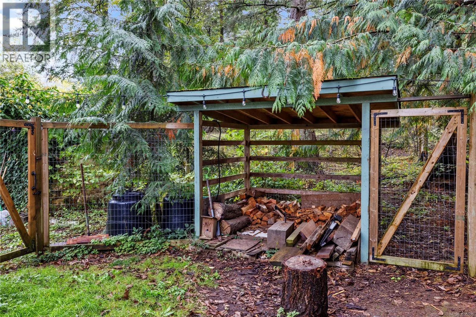 3711 Long Lake Terr