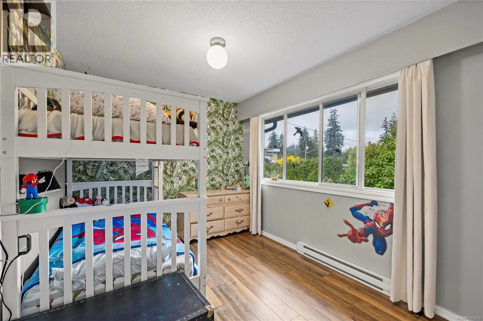 3711 Long Lake Terr