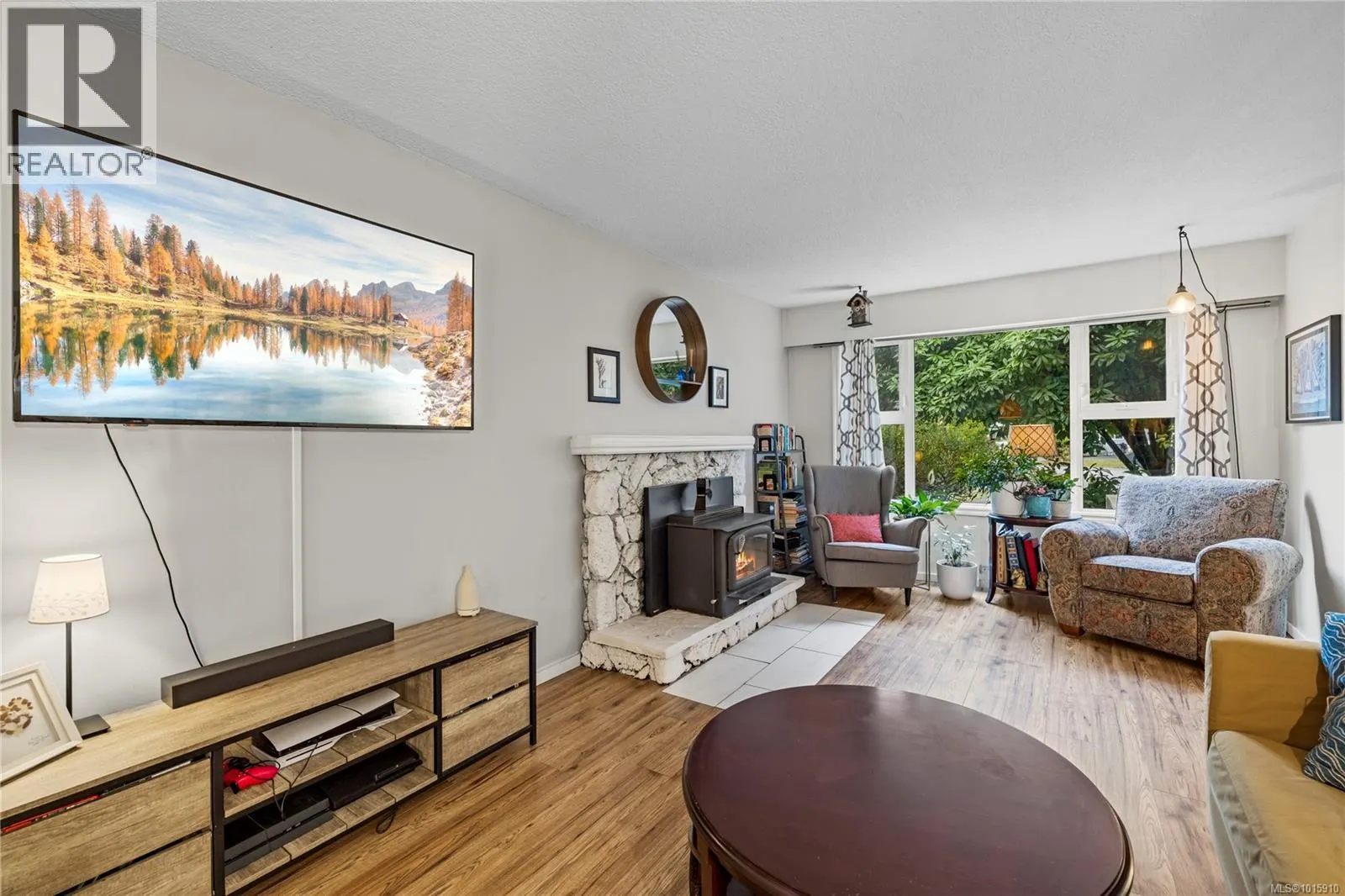 3711 Long Lake Terr