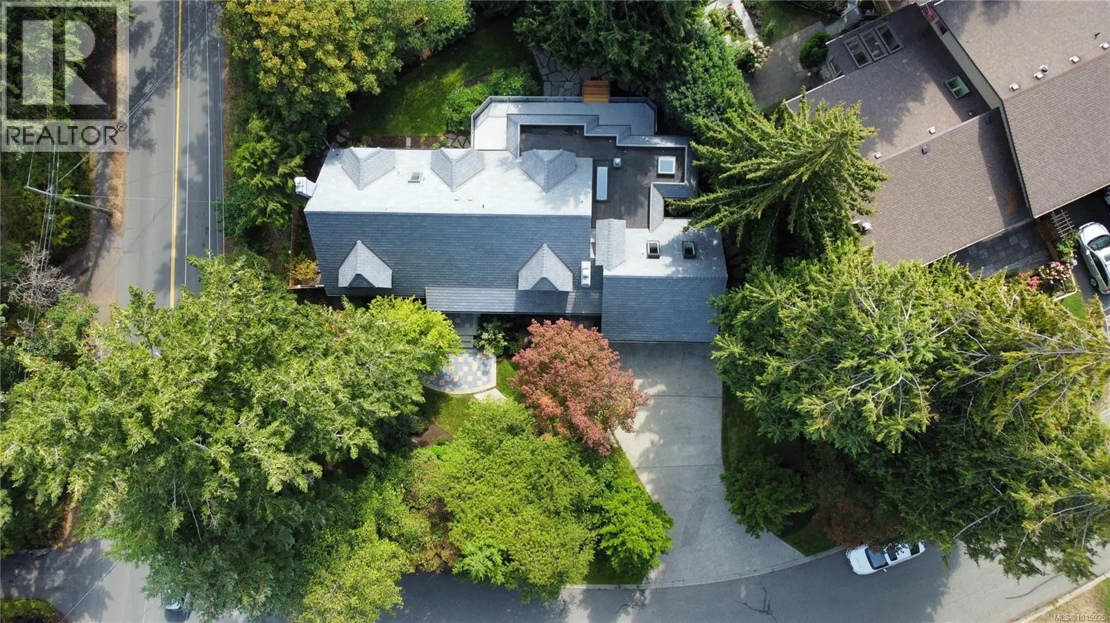 3977 Lexington Ave