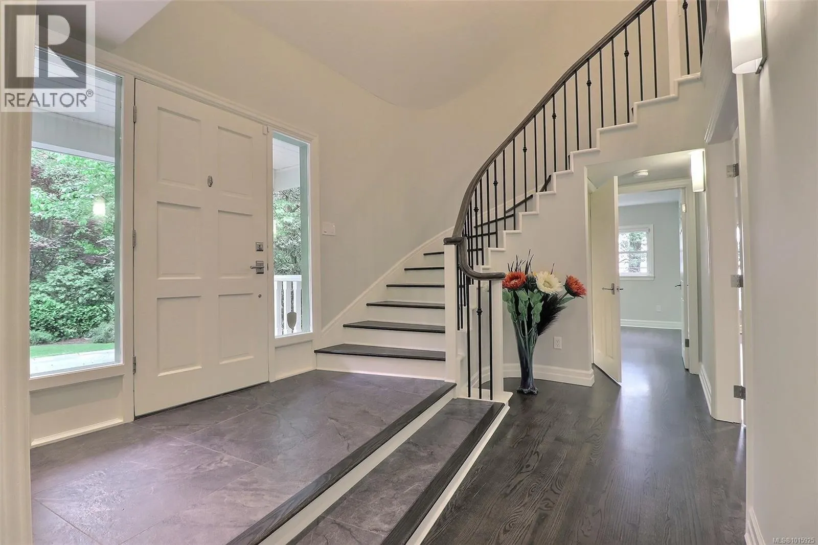 3977 Lexington Ave