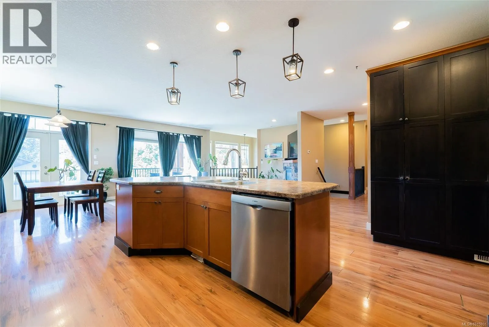 3224 Willowmere Cres