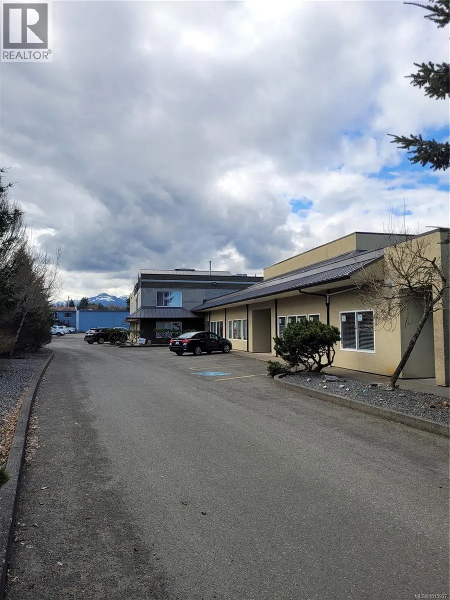 E 2435 Mansfield Dr