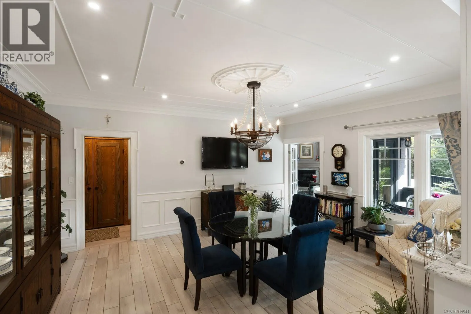 2773 Arbutus Rd