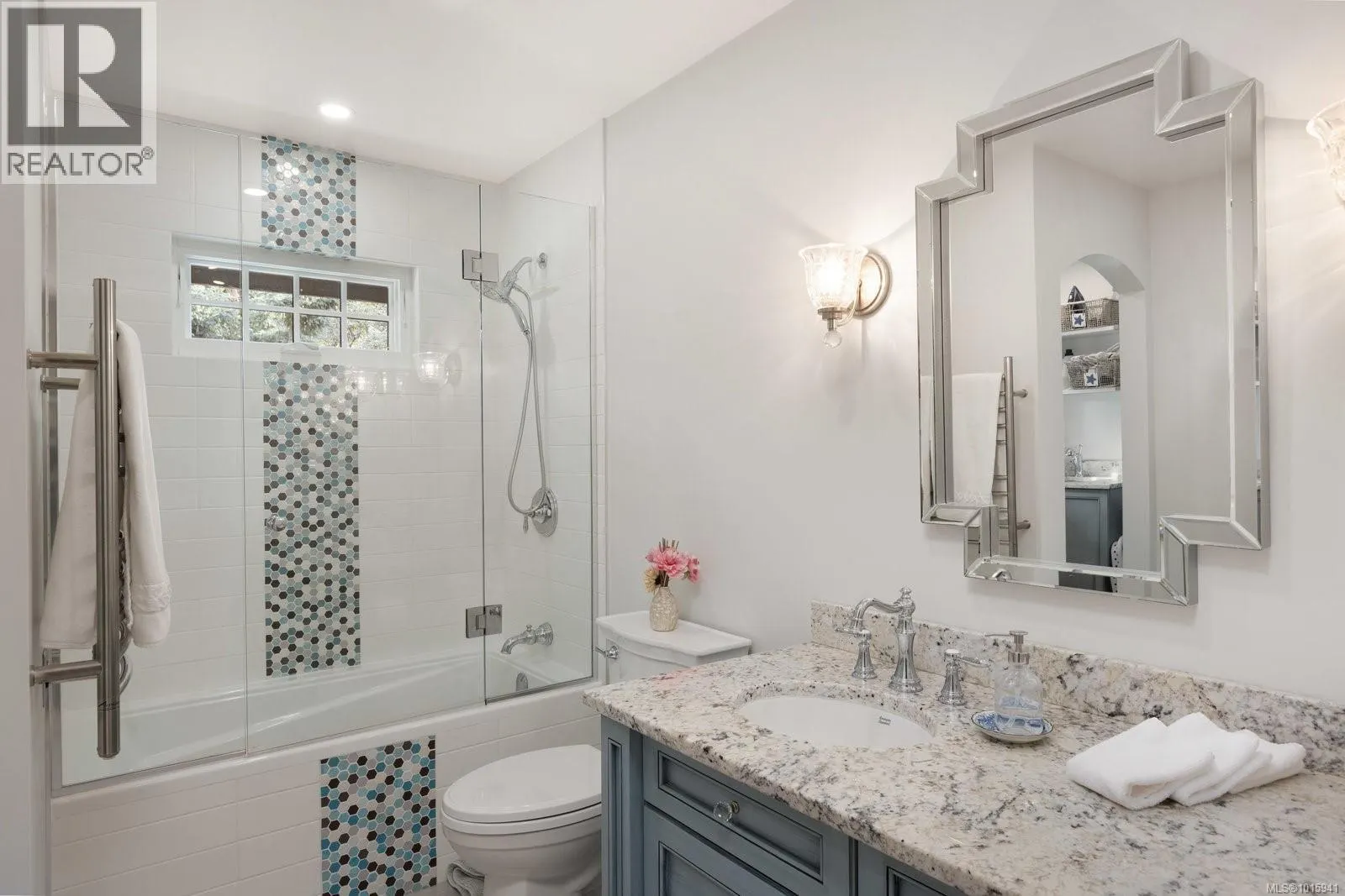 2773 Arbutus Rd