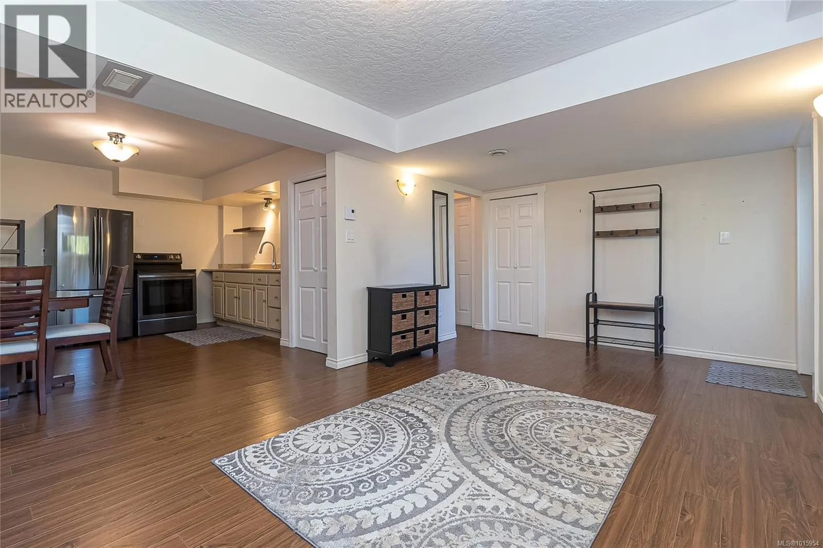 756 Snowdrop Ave