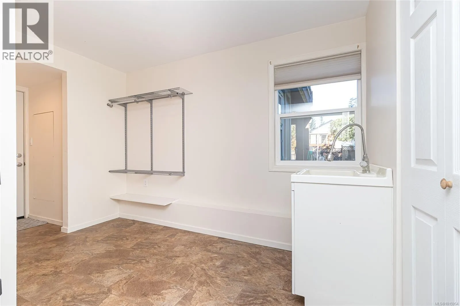 756 Snowdrop Ave