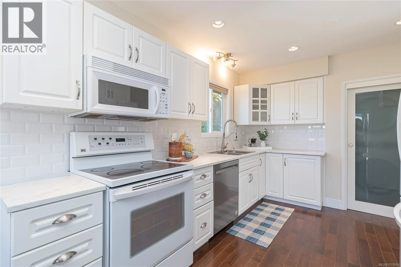 756 Snowdrop Ave
