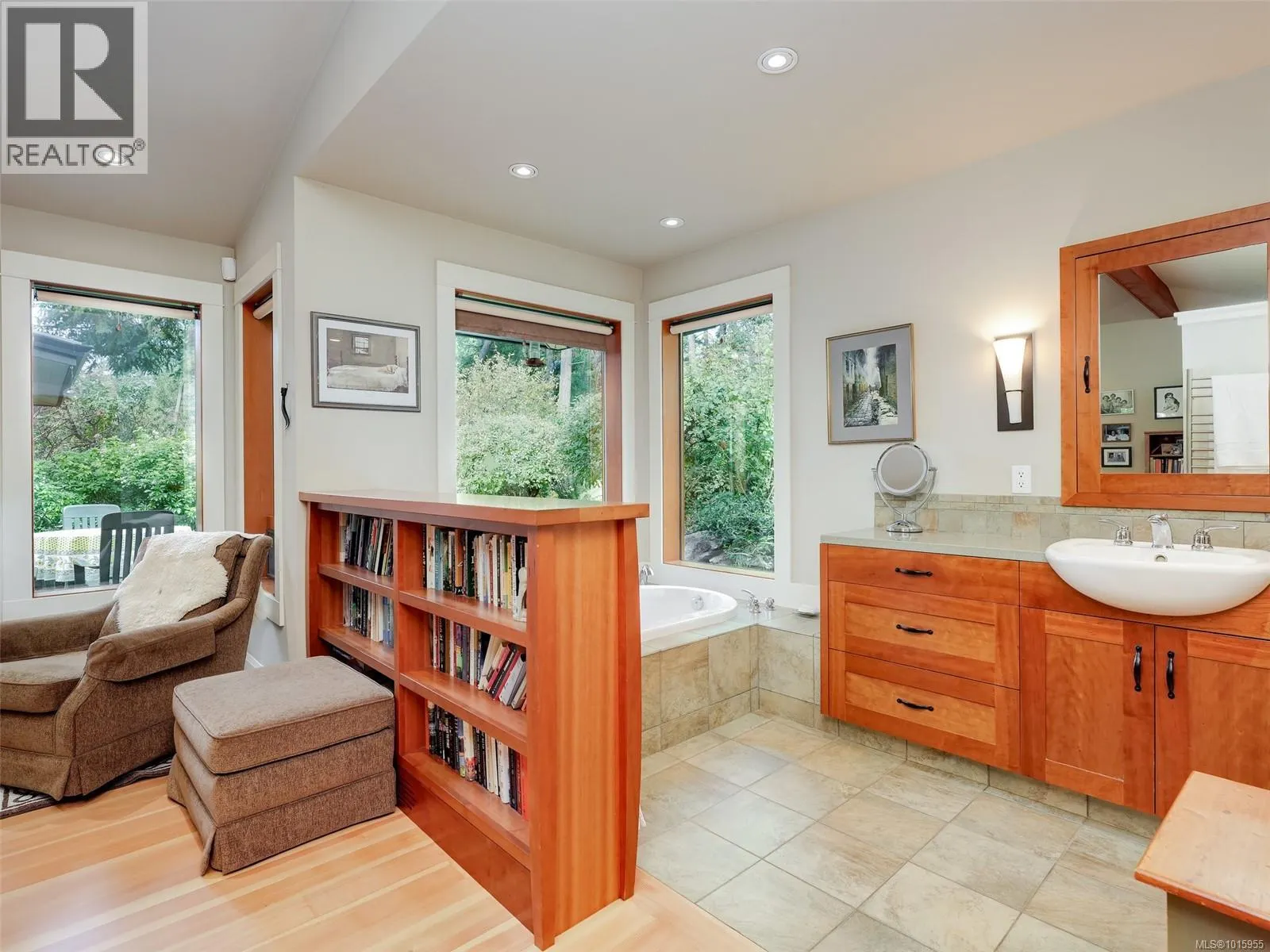 590 Downey Rd