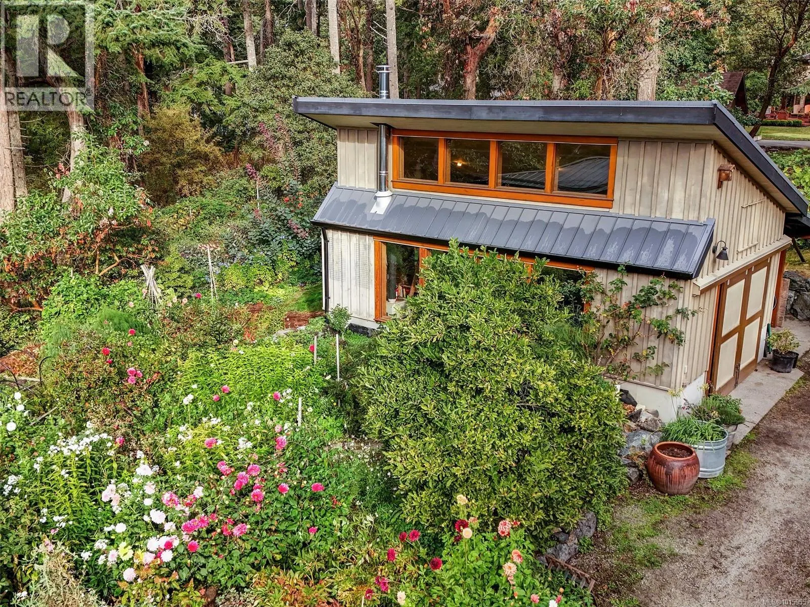 590 Downey Rd