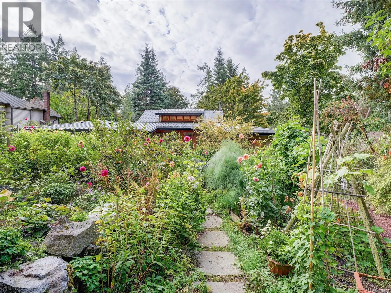 590 Downey Rd