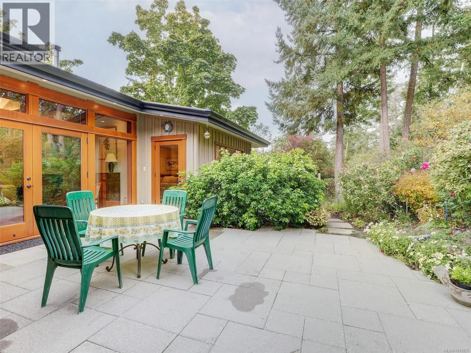 590 Downey Rd