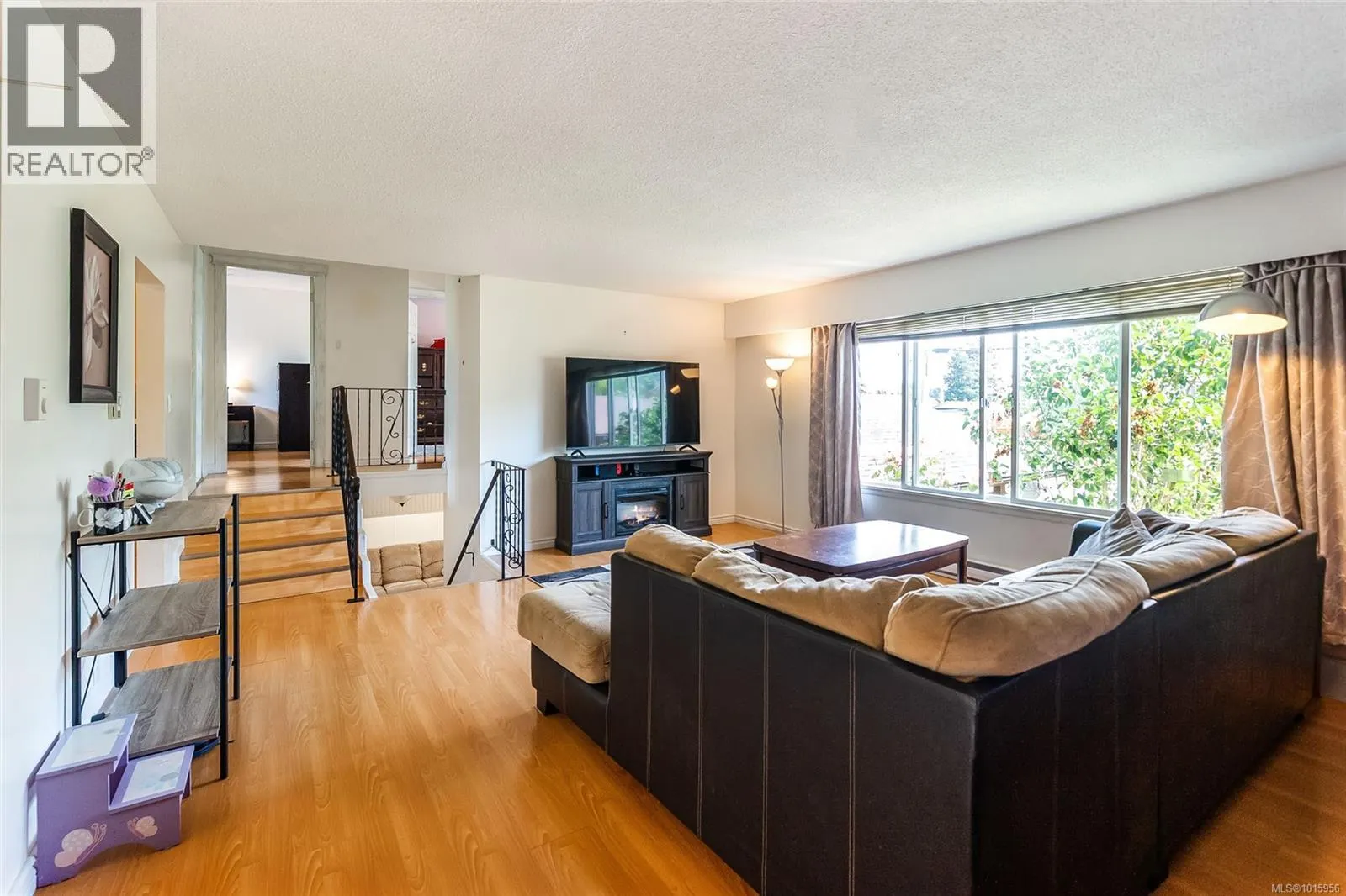 186 Acacia Ave