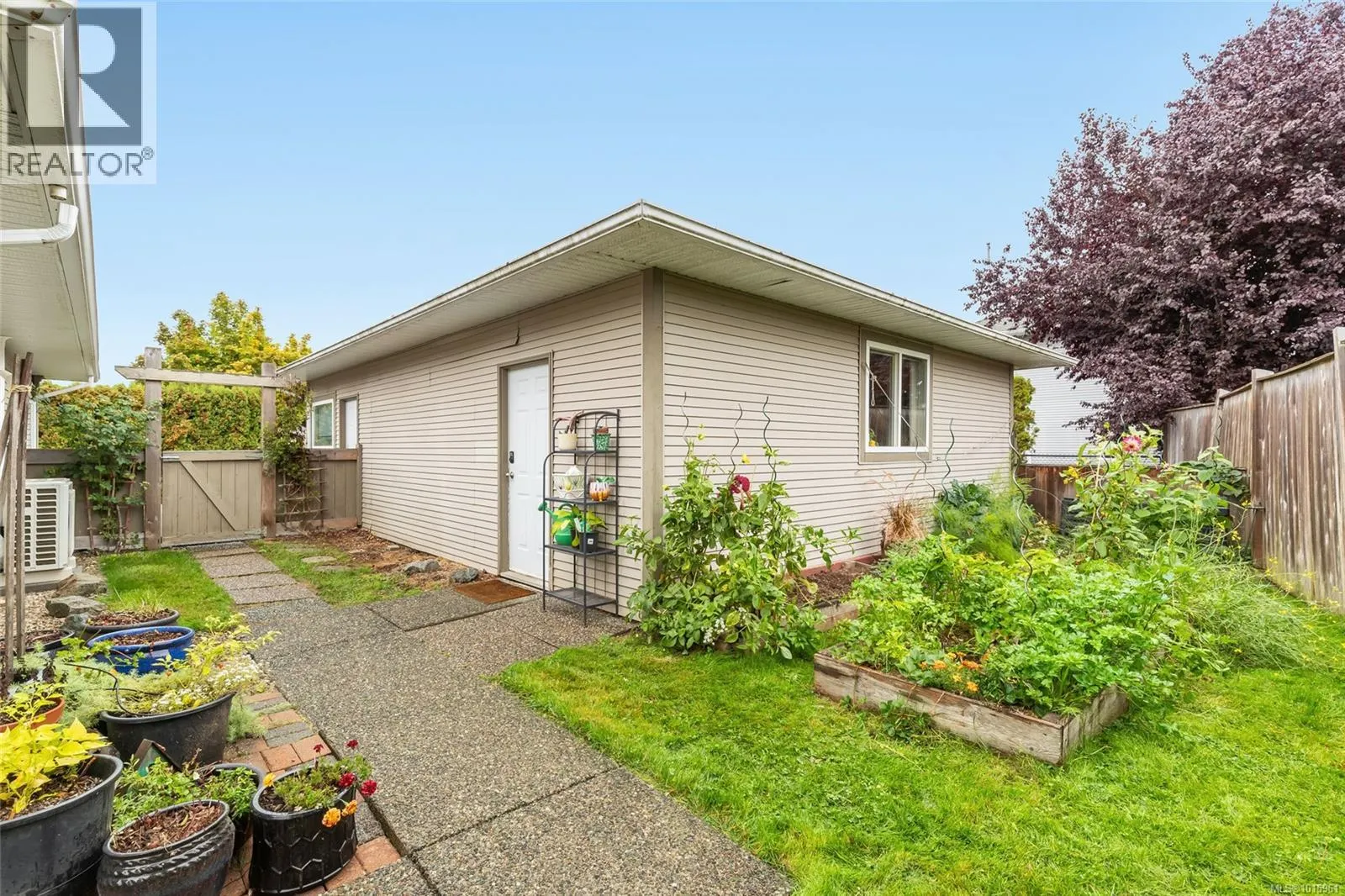 704 Foxtail Ave