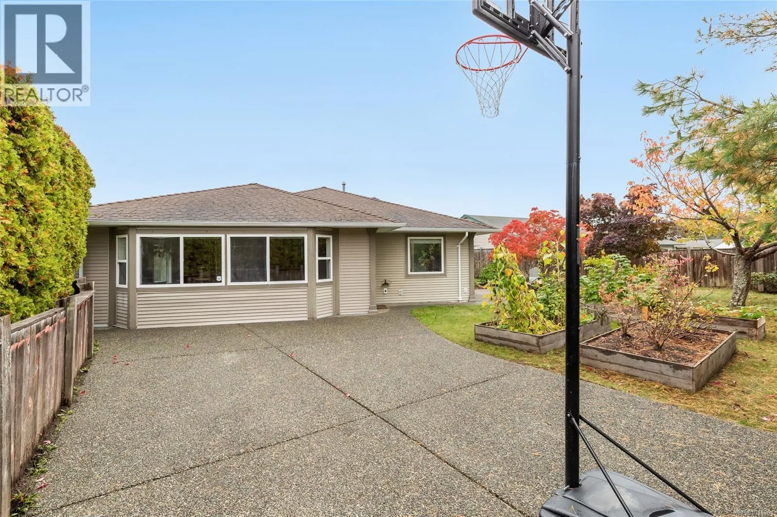704 Foxtail Ave