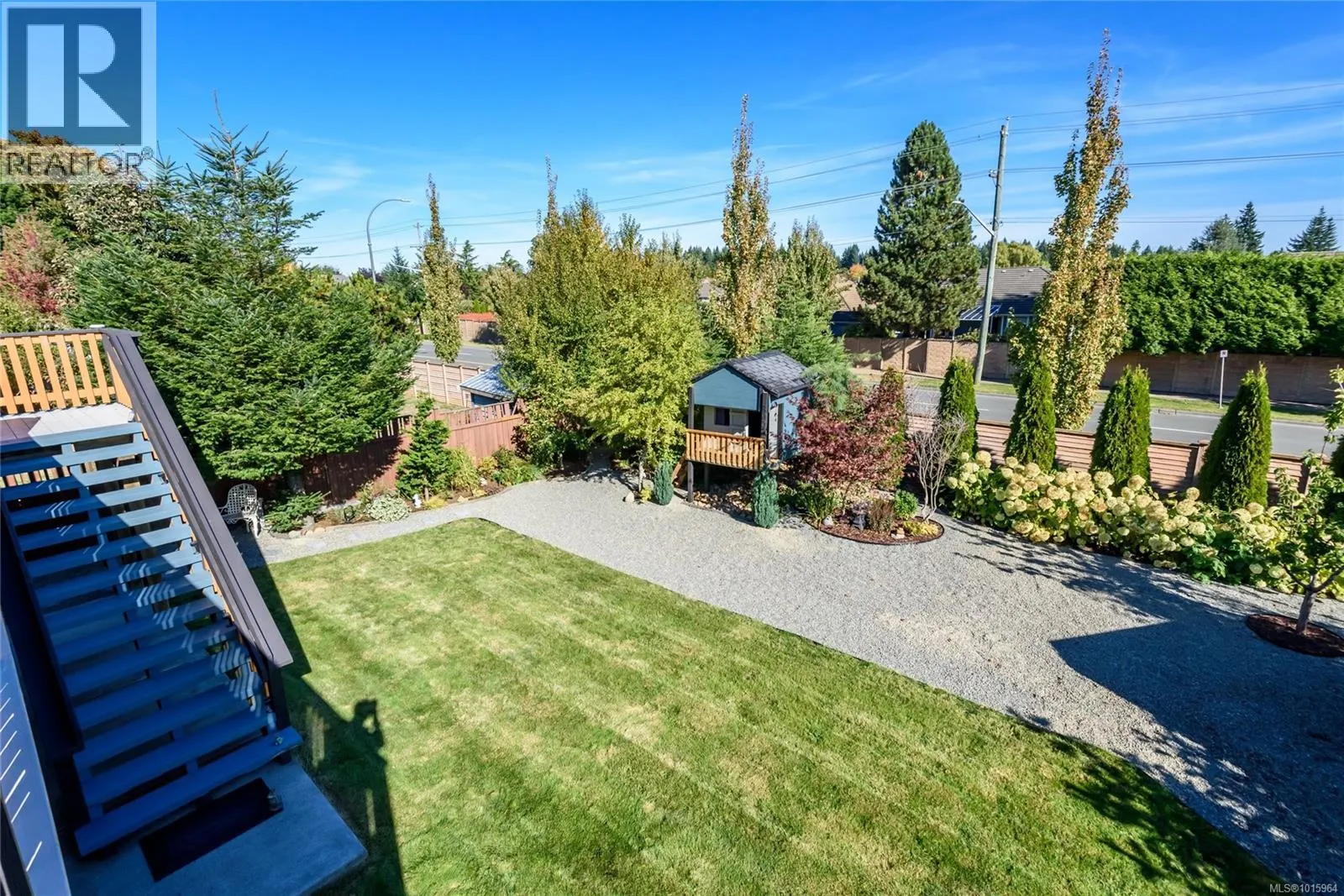 890 Waddington Cres