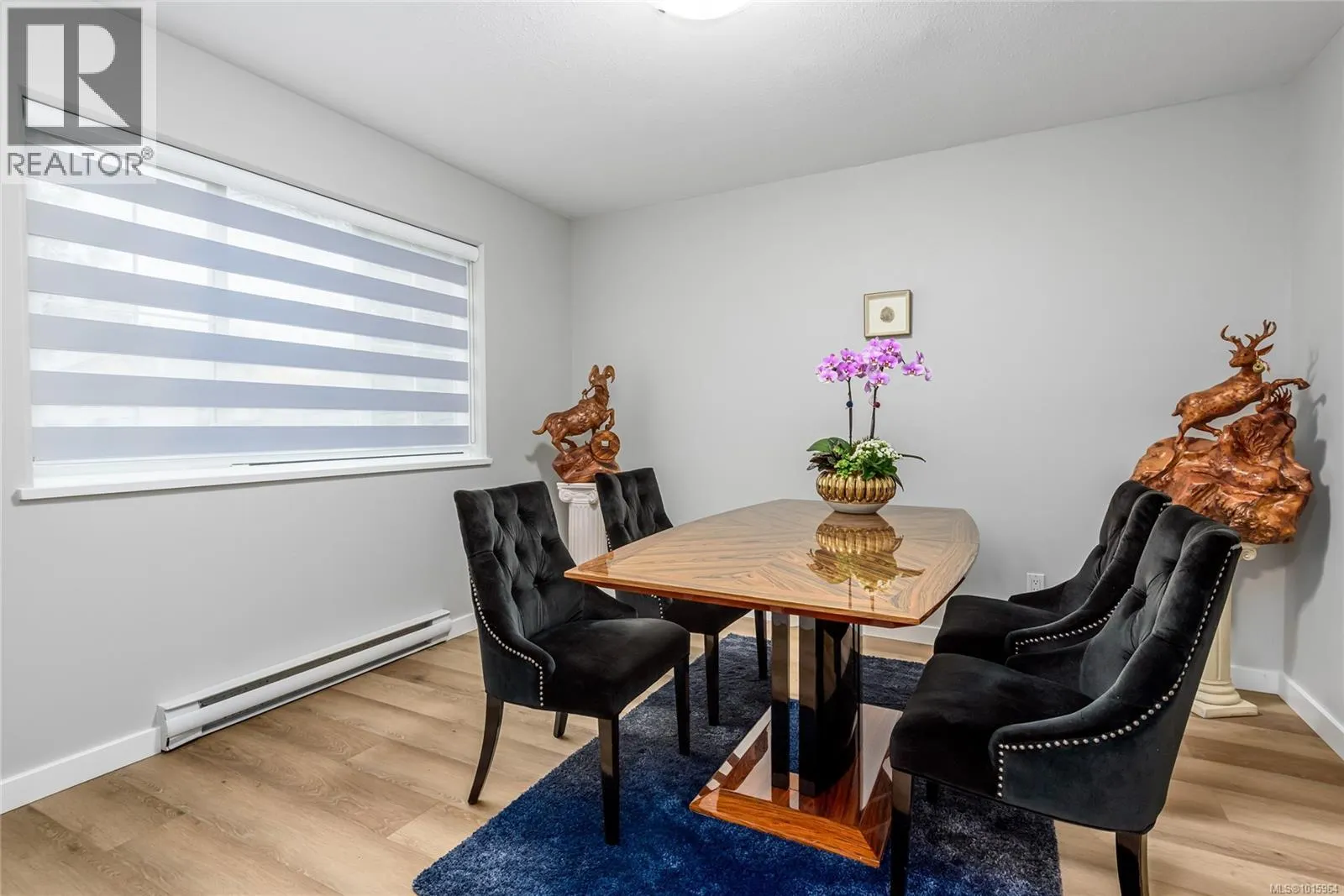 890 Waddington Cres